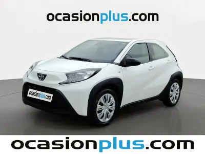 Begagnad Toyota Aygo X Play 72 HK (52 kW) 2023 Vit SUV
