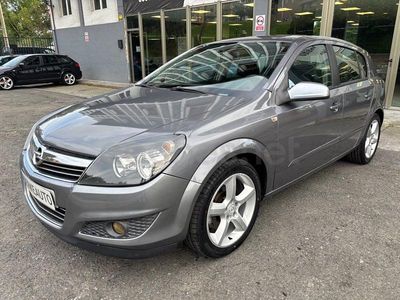 Usado Opel Astra Sport 120 CV (88 kW) 2007 Gris / plata Berlina