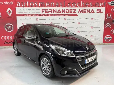 Usado Peugeot 208 Style 82 CV (60 kW) 2016 Negro Utilitario