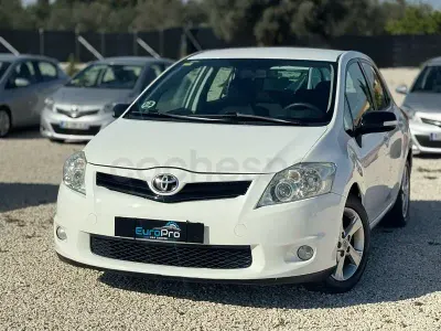 Usado Toyota Auris Active 90 CV (66 kW) 2011 Blanco Utilitario