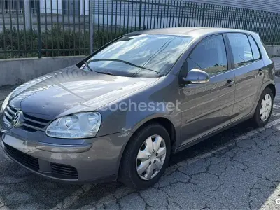 Usado VW Golf IV 102 CV (75 kW) 2006 Gris / plata Berlina