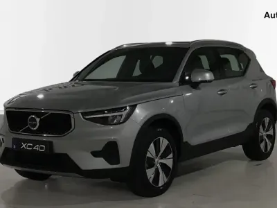 Usado Volvo XC40 Core 163 CV (119 kW) 2023 Gris SUV