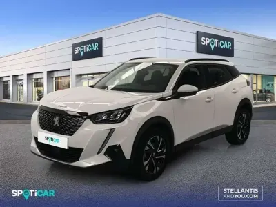 Usado Peugeot 2008 Allure 101 CV (74 kW) 2022 Blanco SUV