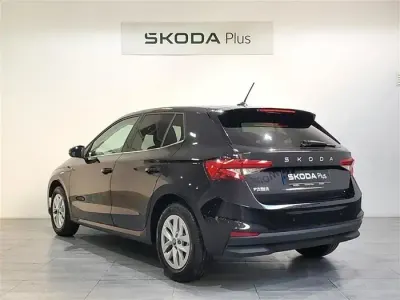 Usado Skoda Fabia Selection 95 CV (69 kW) 2025 Negro Utilitario