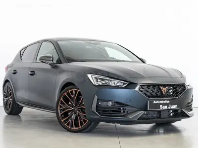 Usado Cupra Leon VZ 300 CV (220 kW) 2022 Gris / plata Berlina