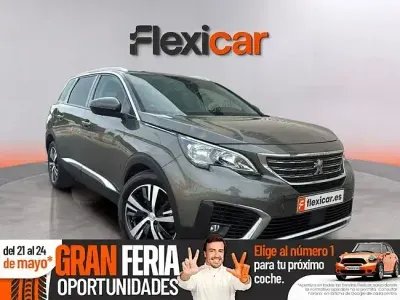 Usado Peugeot 5008 Allure 130 CV (95 kW) 2019 Gris SUV