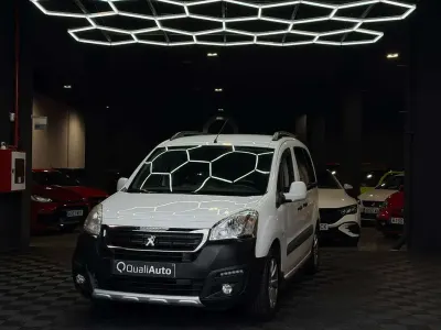 Usado Peugeot TePee Style 99 CV (72 kW) 2015 Gris Van