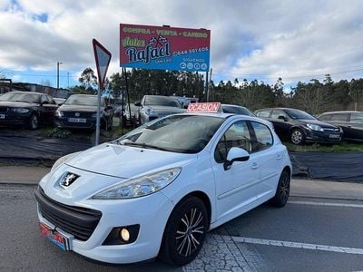 Usado Peugeot 207 Access 70 CV (51 kW) 2011 Blanco Berlina