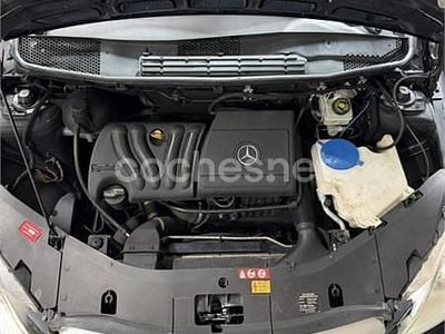 Usado Mercedes B200 193 CV (141 kW) 2006 Negro Monovolumen