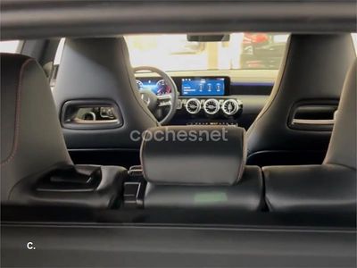 Usado Mercedes CLA200 Shooting Brake 150 CV (110 kW) 2024 Negro Familiar