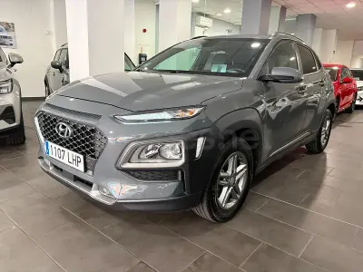 Usado Hyundai Kona 120 CV (88 kW) 2020 Gris / plata SUV