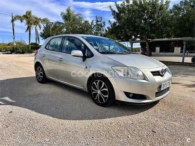 Usado Toyota Auris Luna 90 CV (66 kW) 2007 Gris / plata Utilitario