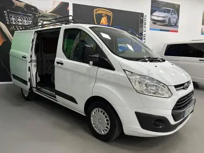 Usado Ford 300 Titanium 125 CV (91 kW) 2016 Blanco Monovolumen