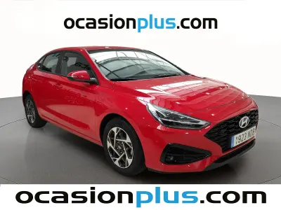 Usado Hyundai i30 101 CV (74 kW) 2025 Rojo Utilitario