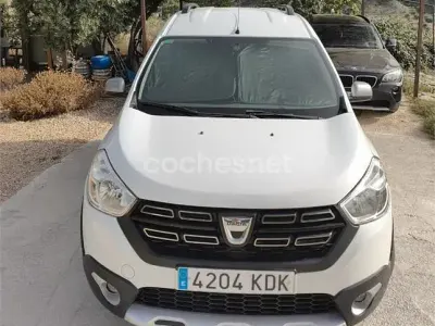 Usado Dacia Dokker Stepway 90 CV (66 kW) 2017 Blanco Monovolumen