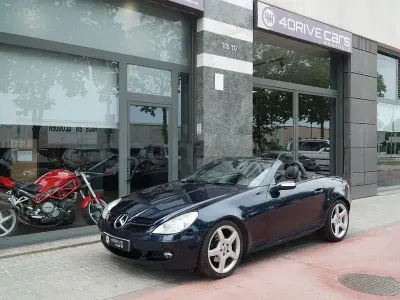 Usado Mercedes SLK280 231 CV (169 kW) 2007 Azul Descapotable