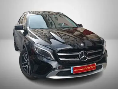 Usado Mercedes GLA220 Style 177 CV (130 kW) 2016 Negro SUV