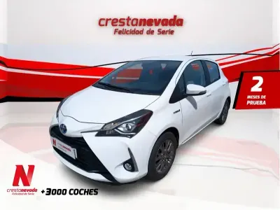 Käytetty Toyota Yaris Hybrid Active 100 HP (73 kW) 2020 Valkoinen