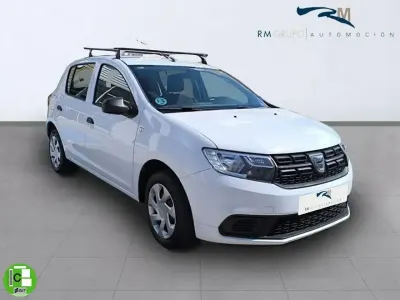 Usado Dacia Sandero Base 73 CV (53 kW) 2017 Blanco
