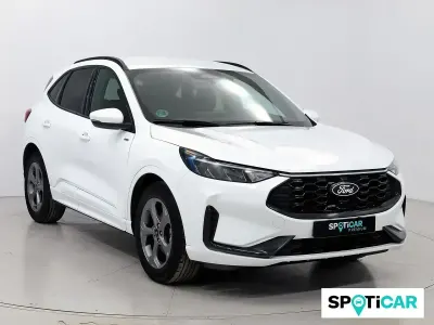 Usado Ford Kuga ST-Line 150 CV (110 kW) 2025 Blanco SUV