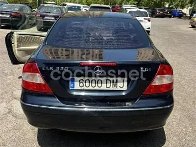 Usado Mercedes CLK320 Avantgarde 224 CV (164 kW) 2007 Azul Coupe