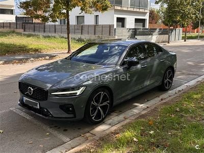 Gris / plata Usado 2024 Volvo S60 Ultimate Berlina | 37.400 € (Un poco caro)