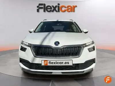 Usado Skoda Kamiq Ambition 110 CV (80 kW) 2022 Blanco SUV
