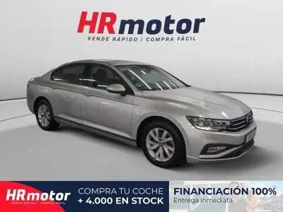 Usado VW Passat Business 150 CV (110 kW) 2021 Gris / plata Berlina