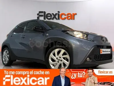 Usado Toyota Aygo X 72 CV (52 kW) 2024 Gris / plata SUV