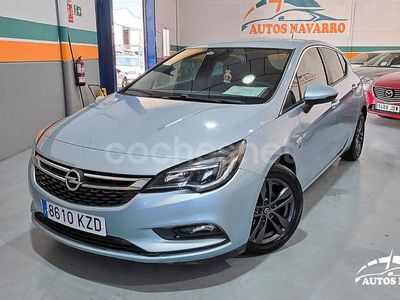 Gris / plata Usado 2019 Opel Astra Dynamic Berlina | 10.950 € (Precio justo)