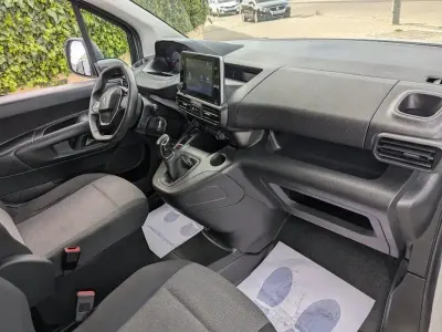 Usado Peugeot Partner Premium 100 CV (73 kW) 2021 Blanco Monovolumen