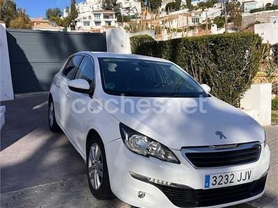 Usado Peugeot 308 Style 120 CV (88 kW) 2015 Blanco Berlina