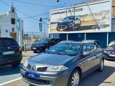 Usado Renault Mégane Cabriolet Privilege 105 CV (77 kW) 2007 Gris / plata Descapotable