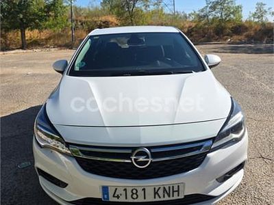 Usado Opel Astra Business 110 HP (80 kW) 2018 Branco Sedan