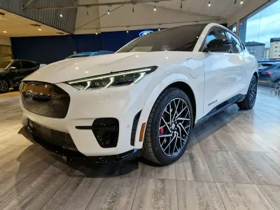 Usado Ford Mustang Mach-E GT 358 kW (487 CV) 2023 Blanco SUV
