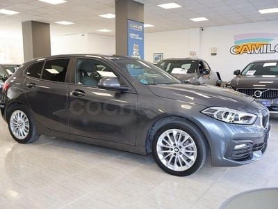 Używany BMW 118 150 KM (110 kW) 2021 Szary Hatchback