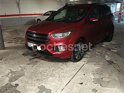Usado Ford Kuga ST-Line 150 CV (110 kW) 2018 Rojo SUV