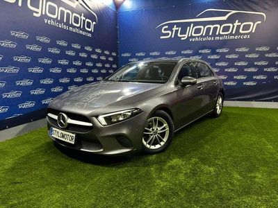 Usado Mercedes A180 116 CV (85 kW) 2020 Gris Utilitario