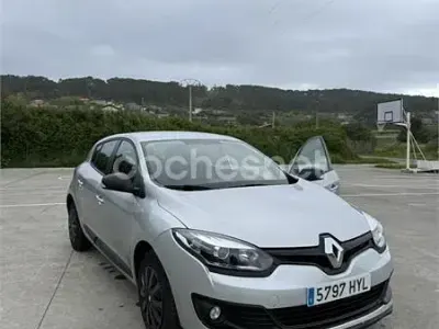 Usado Renault Mégane Life 95 CV (69 kW) 2014 Gris / plata Berlina