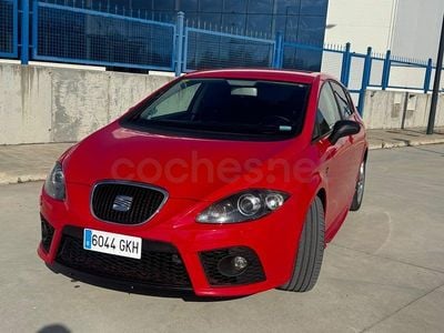 Usado Seat Leon Sport 160 CV (117 kW) 2009 Rojo Utilitario