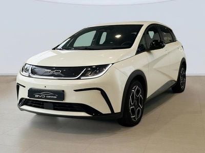 Usado BYD Dolphin Comfort 150 kW (204 CV) 2025 Skiing white Utilitario