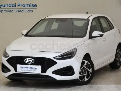 Usado Hyundai i30 100 CV (73 kW) 2024 Blanco Berlina