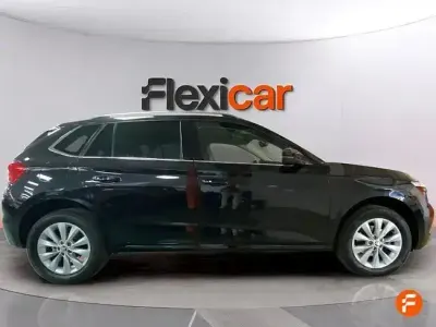 Usado Skoda Kamiq Active 110 CV (80 kW) 2022 Negro SUV
