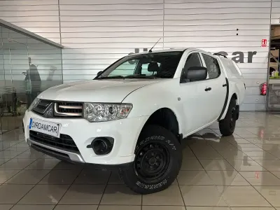 Usado Mitsubishi L200 136 CV (100 kW) 2015 Blanco Pickup/Camioneta