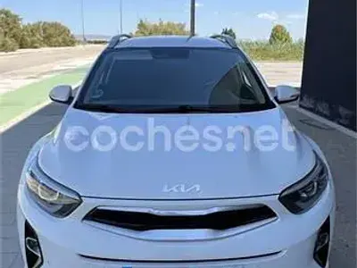Usado Kia Stonic Plus 84 CV (61 kW) 2022 Blanco SUV