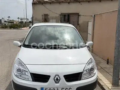 Usado Renault Scenic E-Tech Dynamique 85 CV (62 kW) 2007 Blanco Monovolumen