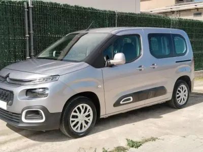 Usado Citroën Berlingo Feel 102 CV (75 kW) 2020 Plateado Monovolumen