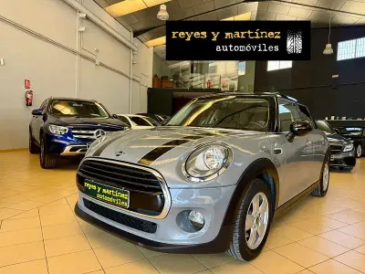 Usado Mini Cooper D 116 CV (85 kW) 2018 Gris / plata Utilitario