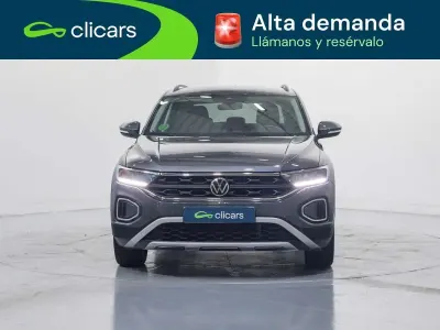 Usado VW T-Roc Life 116 CV (85 kW) 2022 Gris SUV