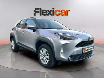 Usado Toyota Yaris Active 116 CV (85 kW) 2025 Gris Utilitario